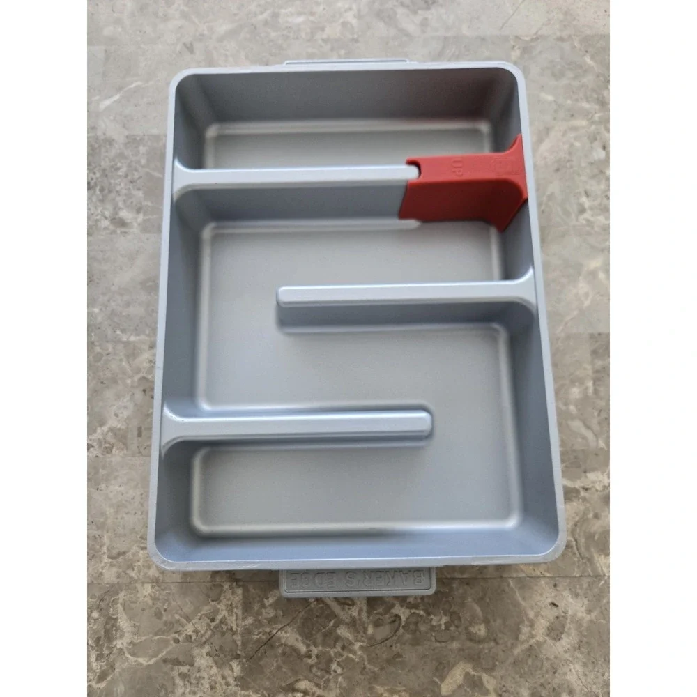 Baker's Edge Brownie Pan Cast Aluminum Non Stick Continuous Edge Wedge Incl' USA